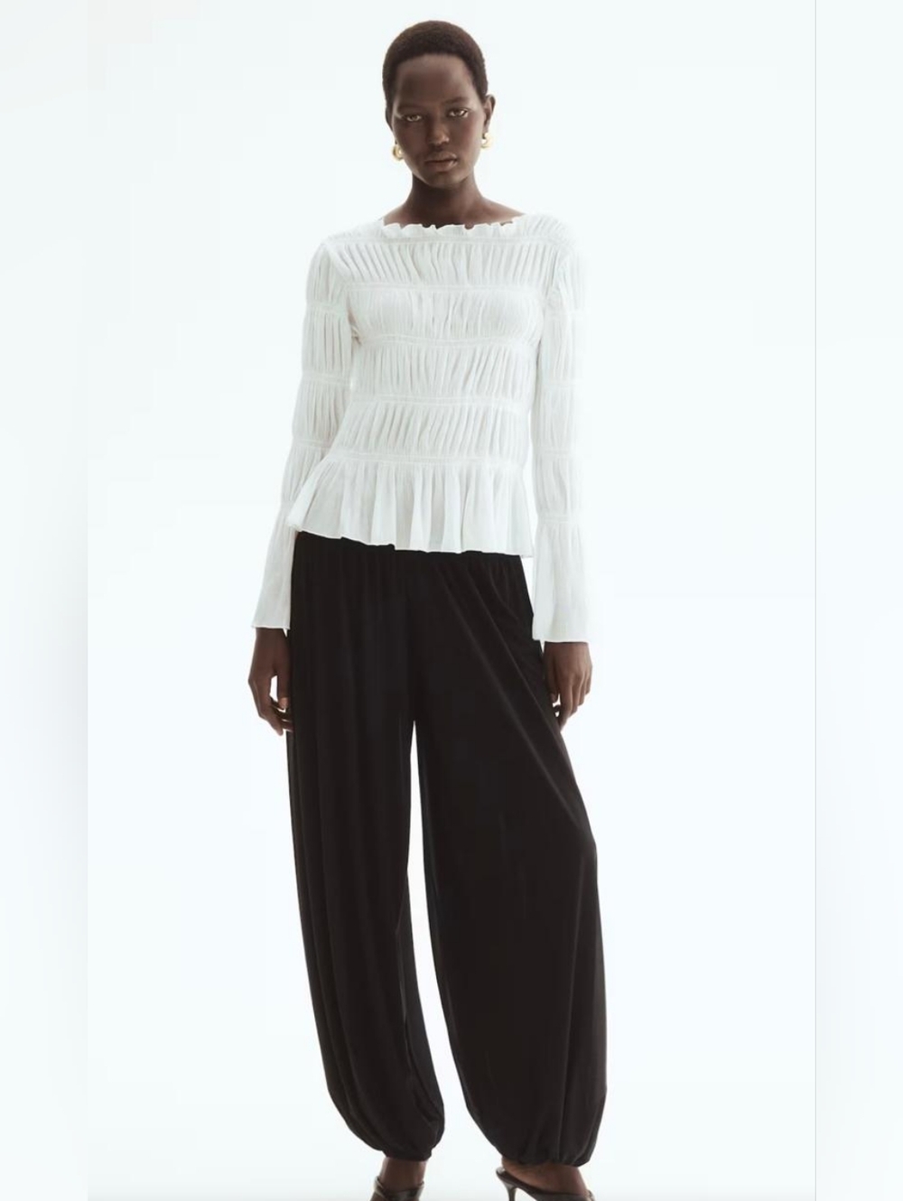 H&M White Pleated Ruffle Hem Blouse